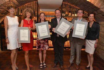 Bei der Preisverleihung (von links) Josefine Schlumberger, Stephanie Fleischmann, Petra Escher, Christoph Rombach, Peter Gnz, Monika Reule