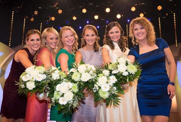 Laura Lahm (Rheinhessen), Katharina Staab (Nahe), Charlotte Freiberger (Hessische Bergstrae), Silena Werner (Franken), Friederike Wachtel (Sachsen) und Anastasia Kronauer (Pfalz) (von links) kmpfen im Finale um die Krone.