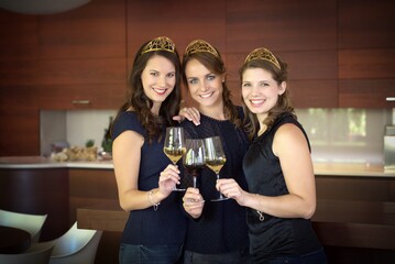 Deutsche Weinhoheiten (von links) Christina Schneider, Lena Endesfelder und Mara Walz.