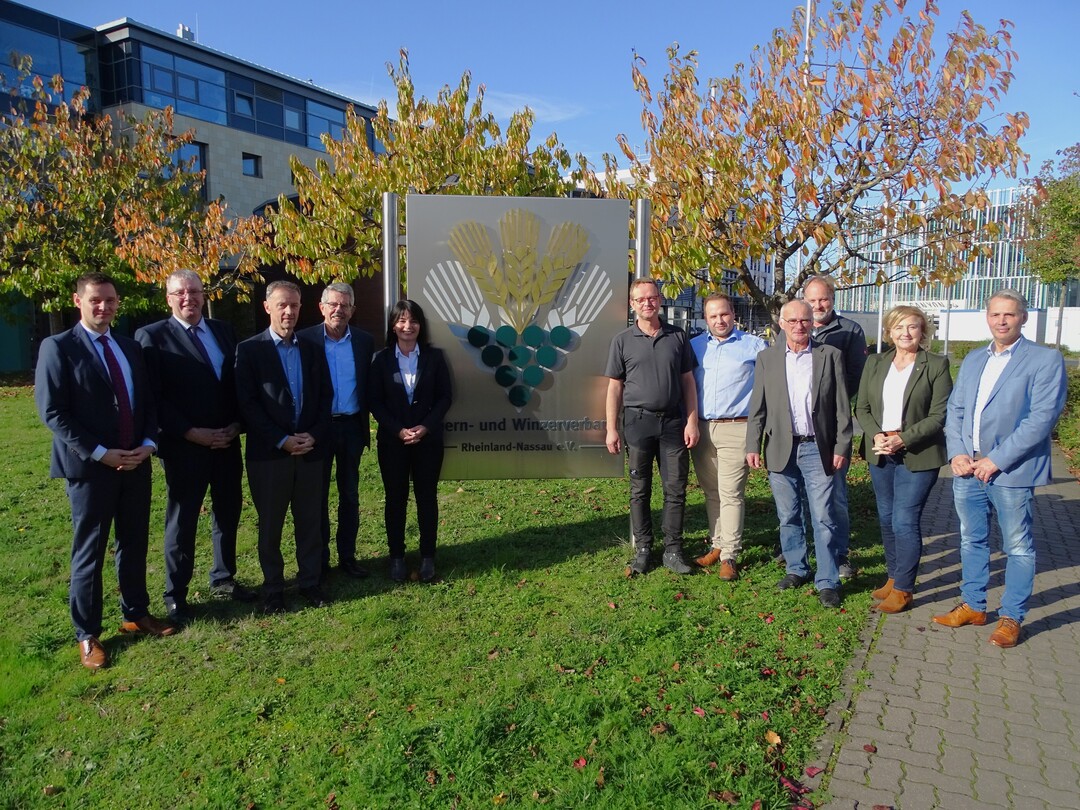 Das Prsidium des BWV (von links): Hauptgeschftsfhrer Dr. Simon W. Schlter, Prsident Michael Horper, Vizeprsident Walter Clsserath, Ehrenprsident Leo Blum, Gudrun Breuer, Dr. Thorsten Zellmann, Benjamin Purpus, Vizeprsident Manfred Zelder, Matthias Mller, Rita Lanius-Heck und Harald Schneider.