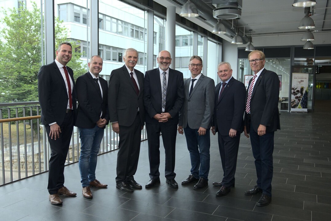 Das Präsidium des DWV (v.l.n.r.): Christian Schwörer, Hans Albrecht Zieger, Hermann Hohl, Klaus Schneider, Thomas Walz, Heinz-Uwe Fetz, Ingo Steitz.