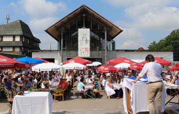Das groe Familienfest der LVWO anlsslich des 150. Jubilums zog Ehemalige, deren Familie sowie heutige Azubis nach Weinsberg, um gemeinsam zu feiern, sich auszutauschen und alte Bekanntschaften wiederzusehen.