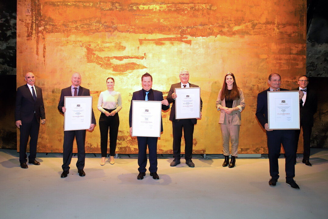 Die vier Bayerischen Staatehrenpreise 2021 wurden in feierlichem Rahmen in der Wrzburger Residenz bergeben.
