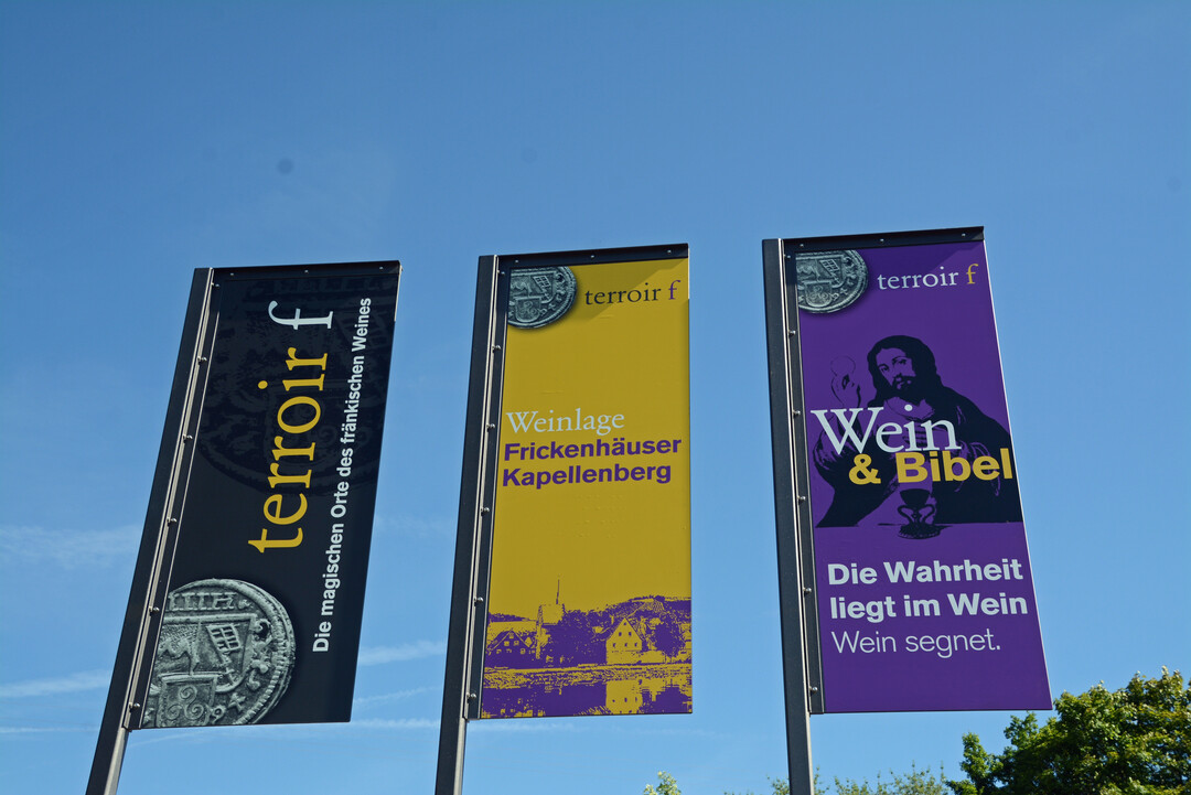 Das terroir f-Motto in Frickenhausen: Die Wahrheit liegt im Wein  Wein segnet. 