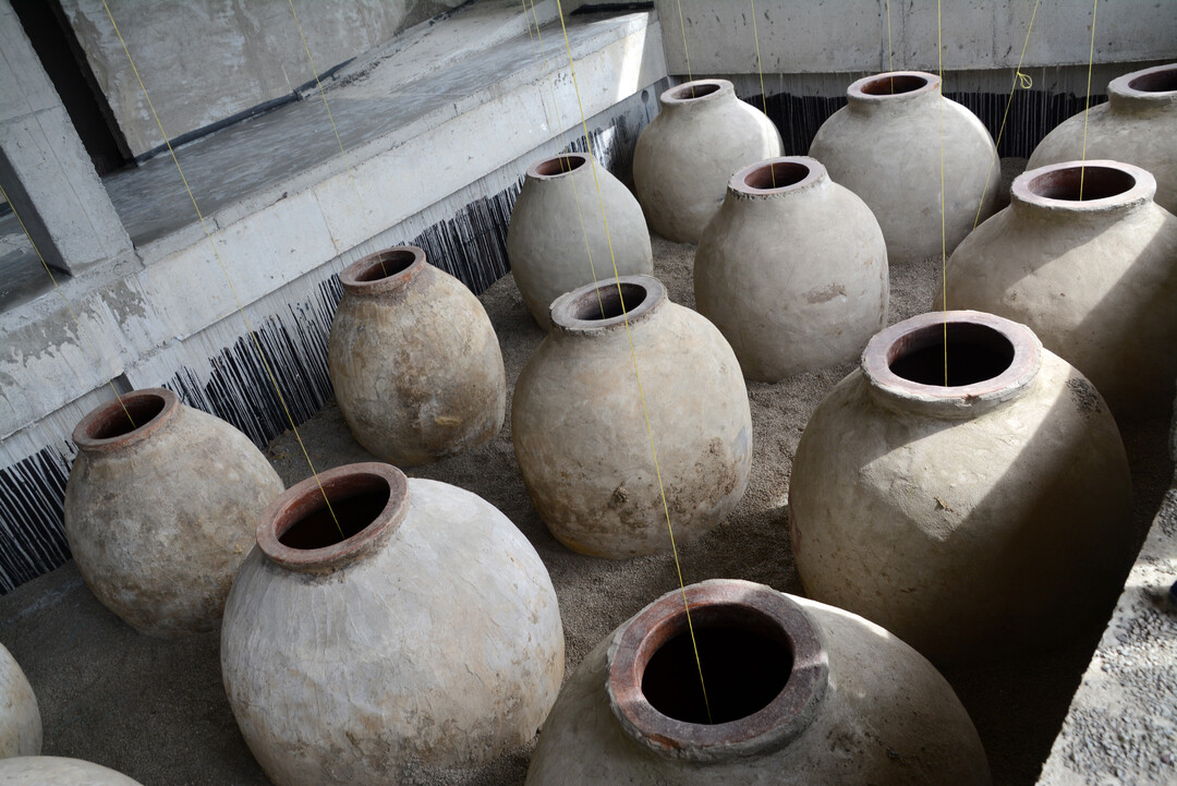  hat der Weinausbau im Qvevri nach wie vor eine groe Bedeutung. In vielen Weingtern werden derzeit neue Marani gebaut. 