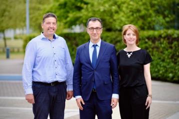 Haben sich ber das 30-Prozent-Ziel bis 2030 unterhalten (v.l.): ECOVIN-Bundesvorsitzender Andreas Hattemer, Bundesminister Cem Oezdemir und ECOVIN-Geschftsfhrerin Petra Neuber.