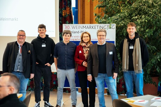 Die Referenten des  30. Weinmarketingtags Rheinland-Pfalz: Andy Becht, Staatssekretr im Ministerium fr Wirtschaft, Verkehr, Landwirtschaft und Weinbau; Peter Bender Matthias Meierer, Prof. Dr. Simone Loose, Bernd Wechsler, Michael Haas (von links).