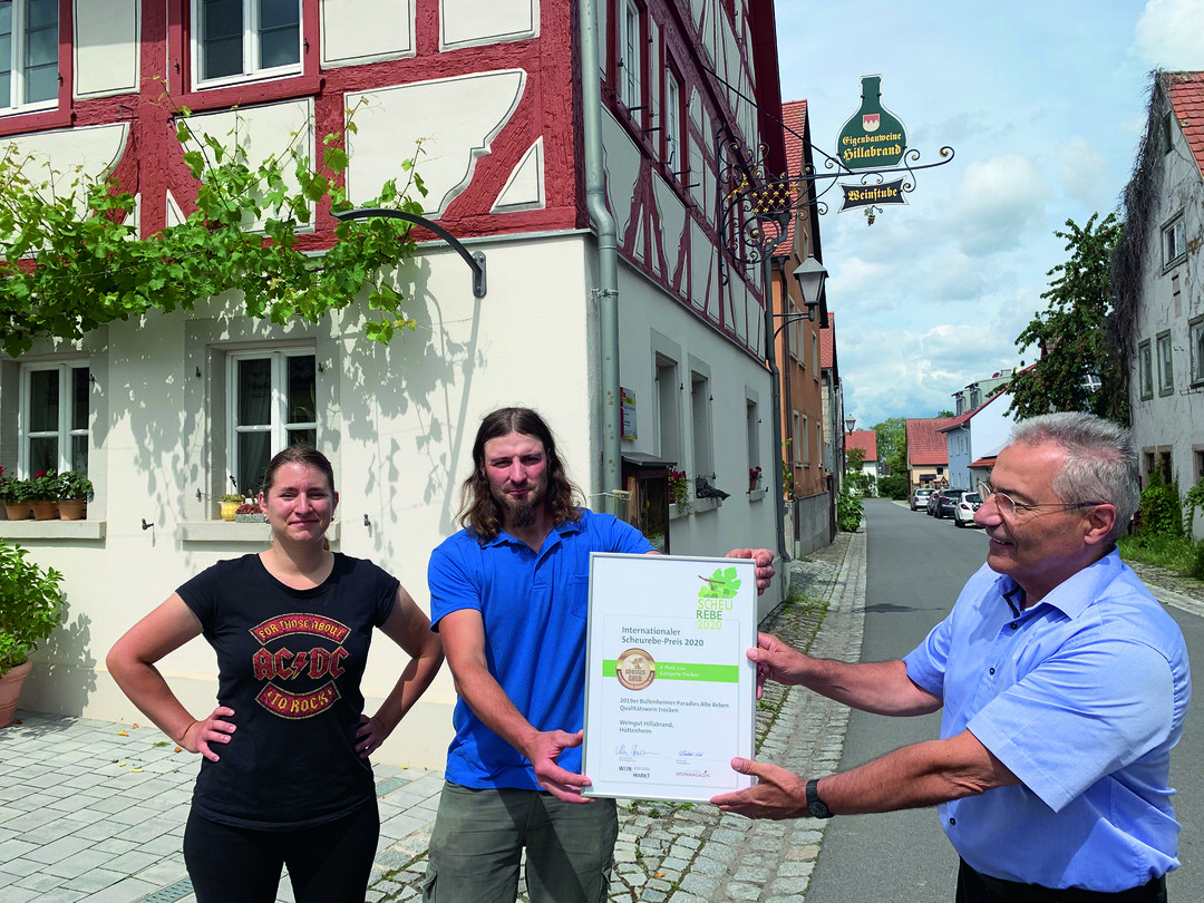 Kategorie: Trocken, Platz 3 - Wein.gut. & Weinstube Hillabrand aus Hüttenheim.