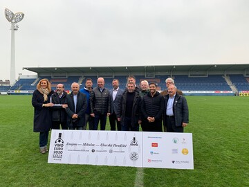 Mitte November trafen sich alle acht beteiligten Nationen des Verbands der europischen Fuballnationalmannschaften der Winzer e. V. zu ihrer ersten Mitgliederversammlung. 