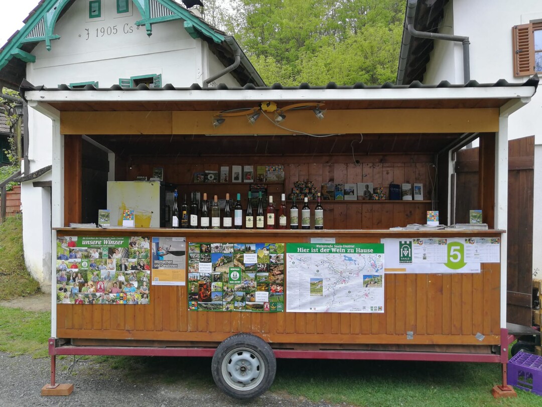 Mit einem Wein- und Informationsstand prsentierte sich die Weinregion Saale-Unstrut im sterreichischen Sdburgenland.