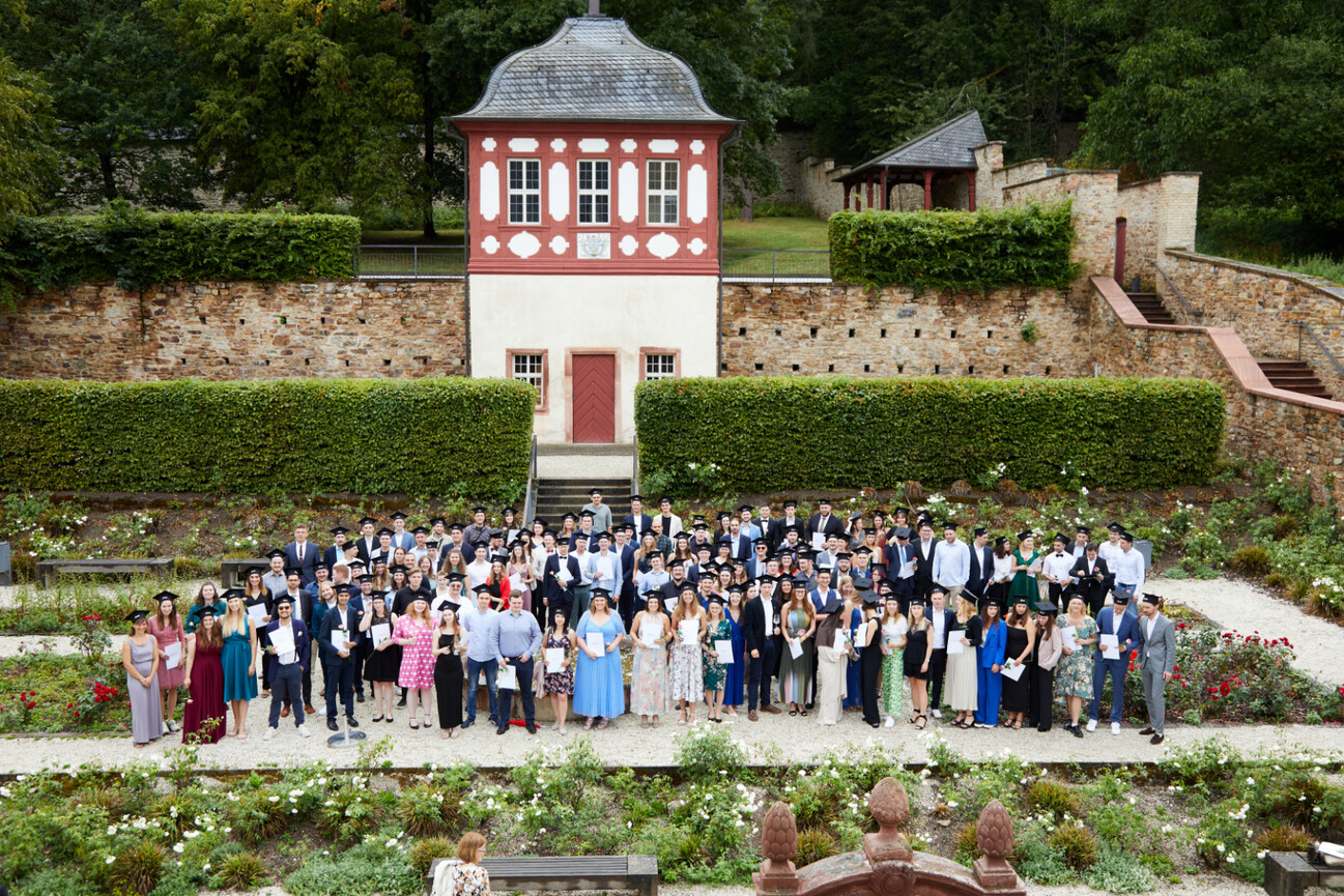 Hochschule Geisenheim verabschiedet 162 Absolventen Rebe & Wein
