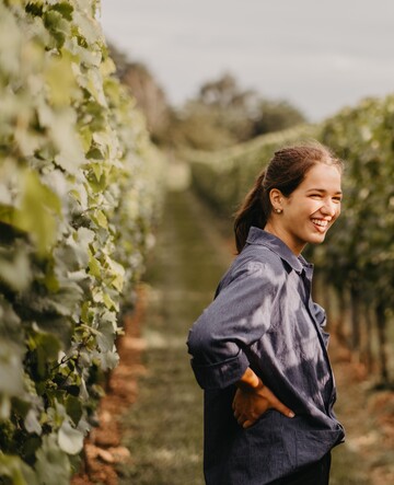 Jana Beck freut sich ber das Deutschlandstipendium von
Vinissima Frauen & Wein e.V.