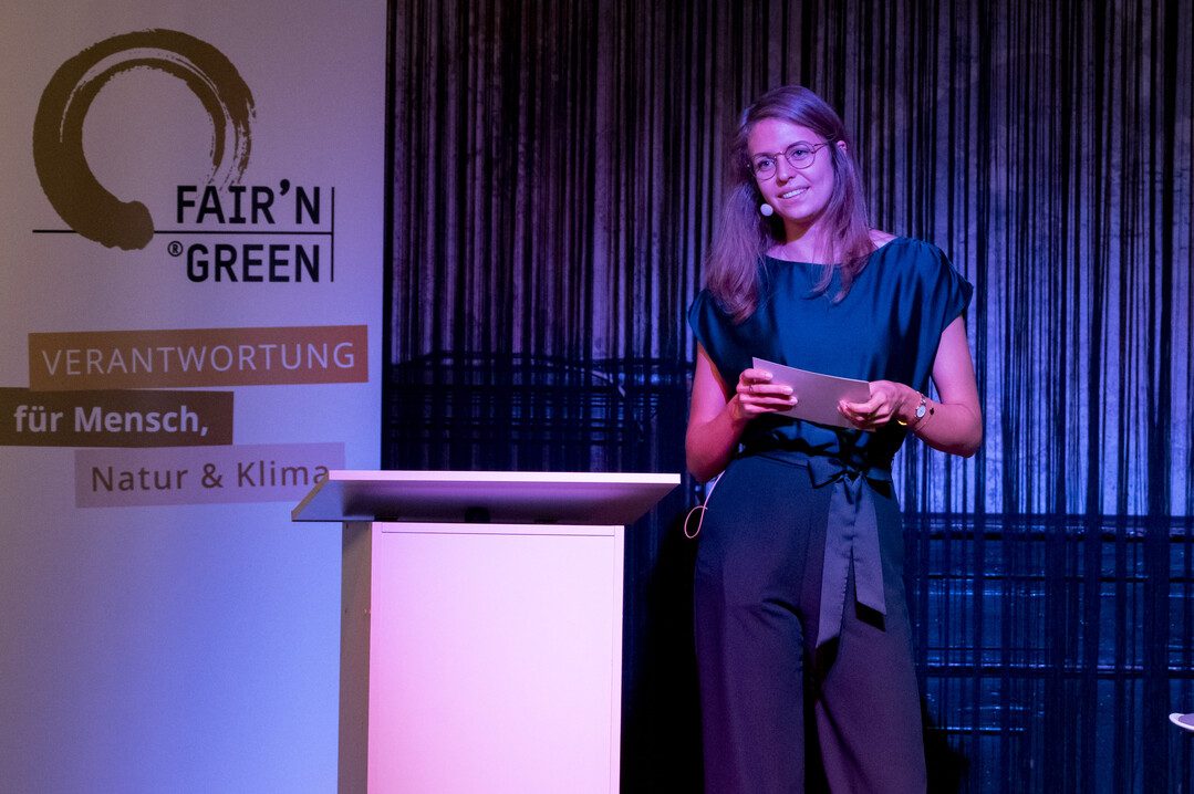 Die deutsche Weinknigin Eva Brockmann moderierte die Jubilumsfeier von Fair and Green in Berlin. 