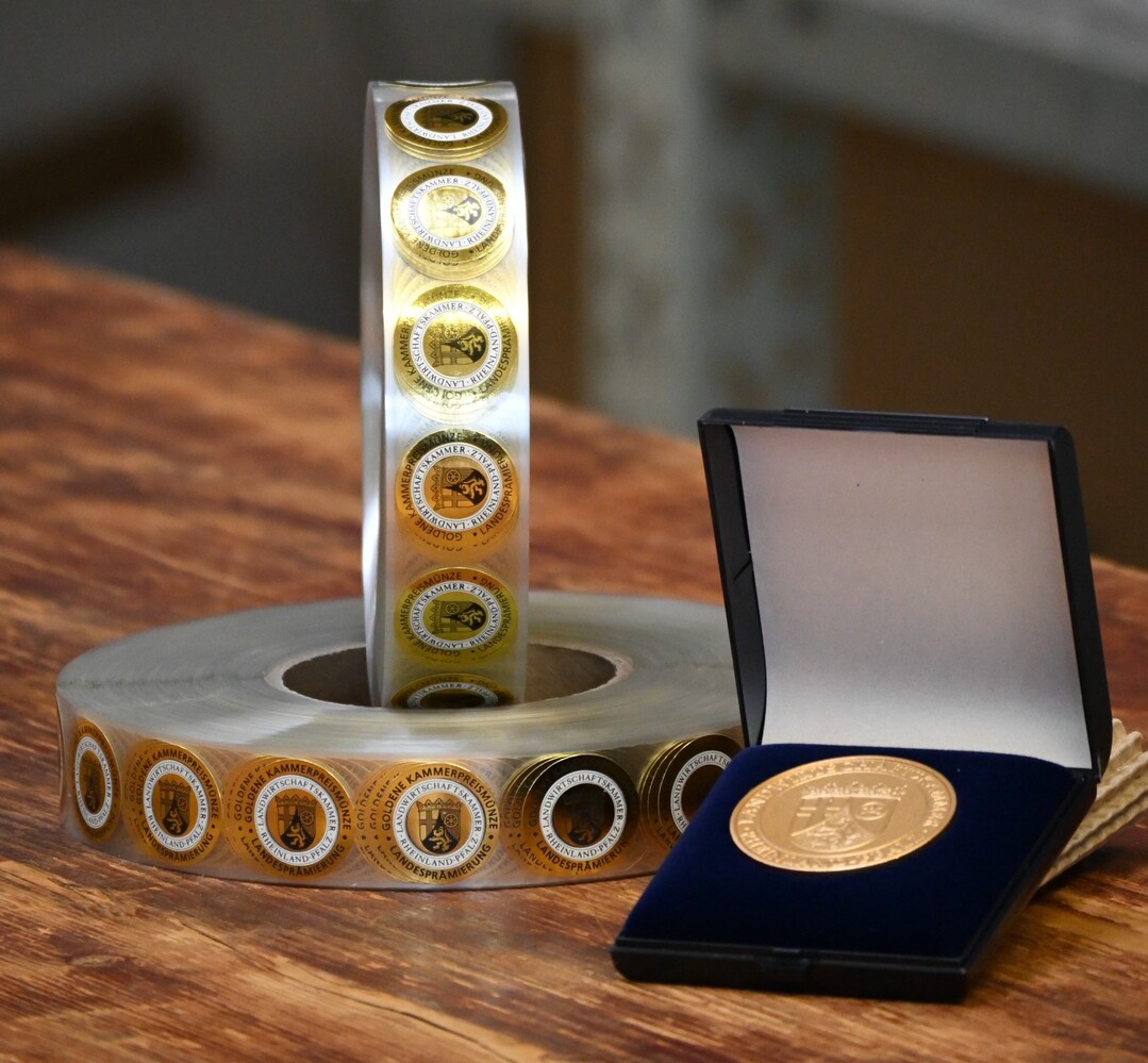 Im abgelaufenen Prämierungsjahr gab es 3437 Goldene, 5597 Silberne und 2509 Bronzene Kammerpreismünzen.