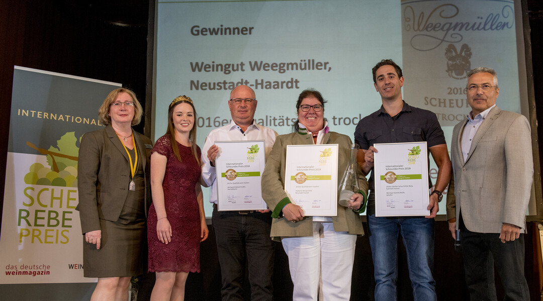 Sieger der Kategorie 2 "Trocken": Weingut Weegmller-Scherr, Neustadt-Haardt/Pfalz, Weingut Muth, Iphofen/Franken, Weingut Eckehart Grhl, Weinolsheim/Rheinhessen