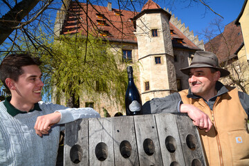 Moritz und Martin Steinmann sind mit ihrem Betrieb in Schloss Sommerhausen eingemietet.