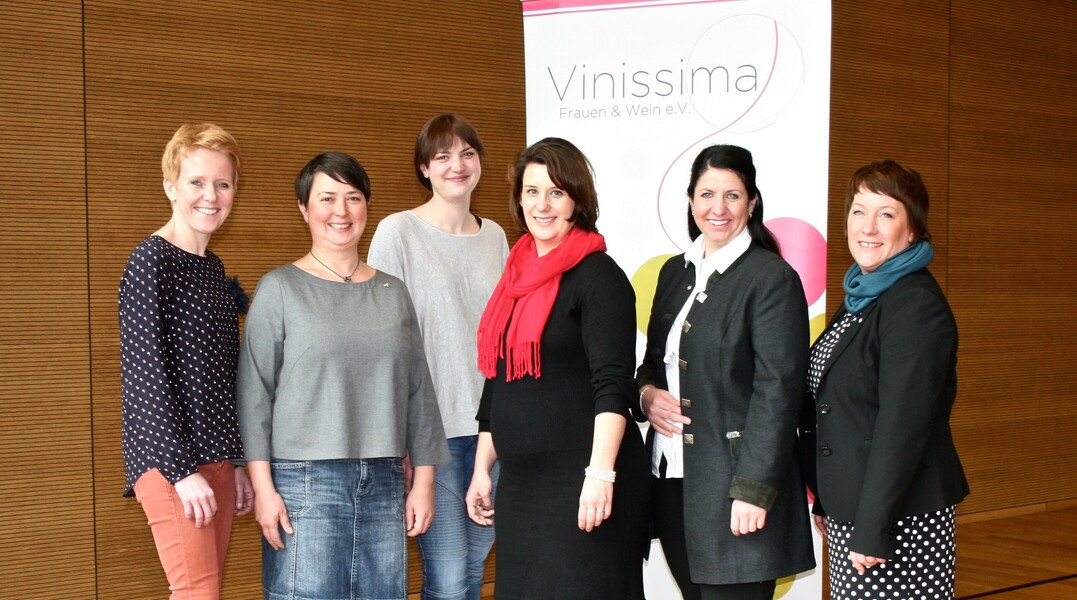 Der neue Vorstand v. l.: Anette Closheim, Maren Fendt, Julia Weckbecker, Susanne Wolf, Petra Tröndle, Jennifer Henne-Bartz, (Simone Böhm fehlt auf dem Foto).