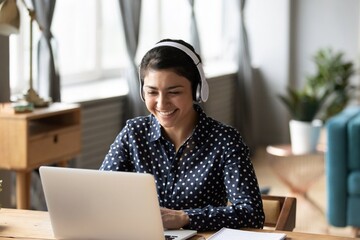 Die Online-Seminarreihe Frnkische Weinwirtschaft 2022 bietet Informationen zu vielfltigen Themen rund um den Weinbau.