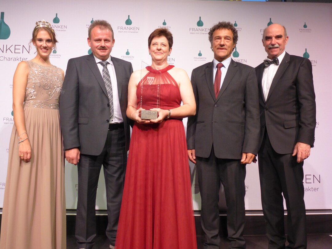 Der Ehrenpreis der Weinbruderschaft ging in diesem Jahr an das Weingut Klaus Gndling.