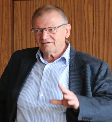 Dr. Rudolf Eibach, langjhriger Rebenzchter am Geilweilerhof, wurde in den Ruhestand verabschiedet.