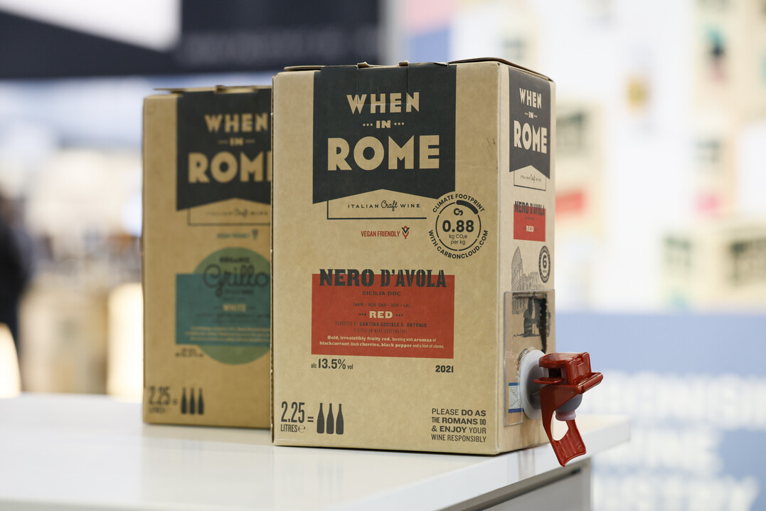 Die Weinbranche muss sich um alternative Verpackungen Gedanken machen.