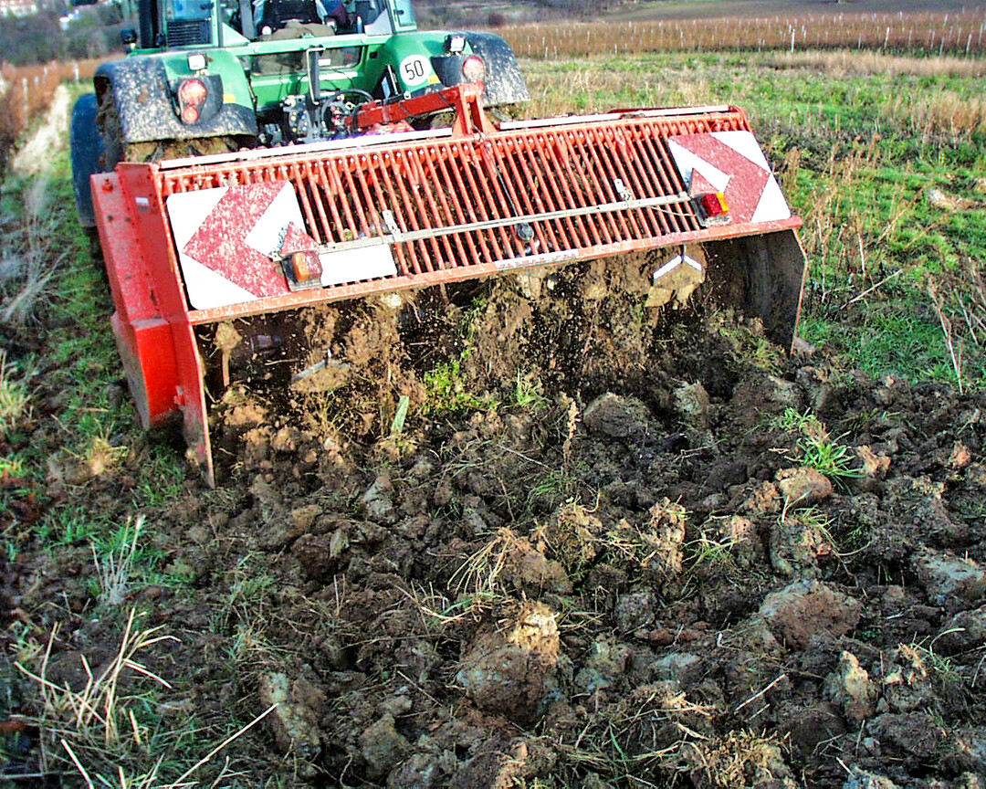 Begrünungen dürfen bis einschließlich 15. Januar 2024 nicht umgebrochen. Die Spatenmaschine hat also Pause.