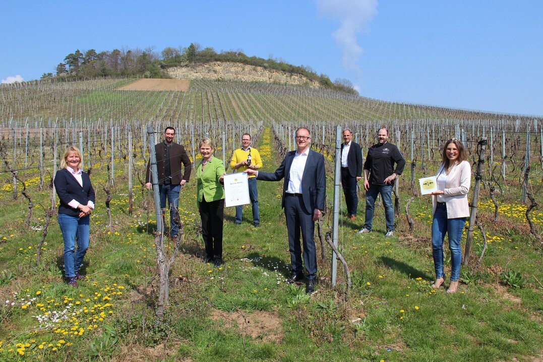     Der Wein des Monats Mai kommt von der Felsengartenkellerei Besigheim in Hessigheim.