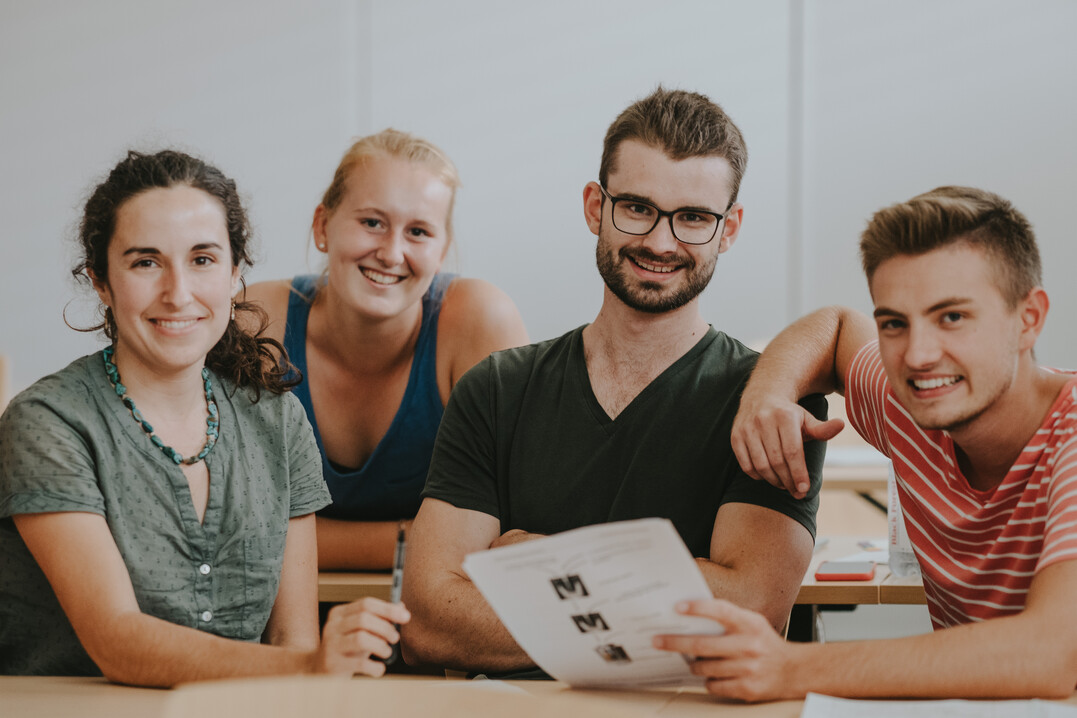 Im neuen Semester wollen zahlreiche Studierende an den Weincampus Neustadt kommen. Das geht nur, wenn sich gengend Personen impfen lassen.