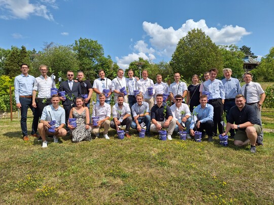 Die graduierten Techniker der LVWO Weinsberg starten in die weite Welt des Weinbaus.