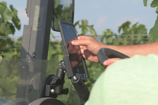 Handy-App statt teurer Spritzcomputer. Auch im Weinbau ist Precision Farming mglich.