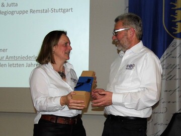 Claudia Steinbrenner (li.) bernimmt ab jetzt kommissarisch den 1. Vorsitz der Weingrtner Wrttemberg von Gerhard Thullner. Dieser hat sein Amt aus persnlichen Grnden aufgegeben.