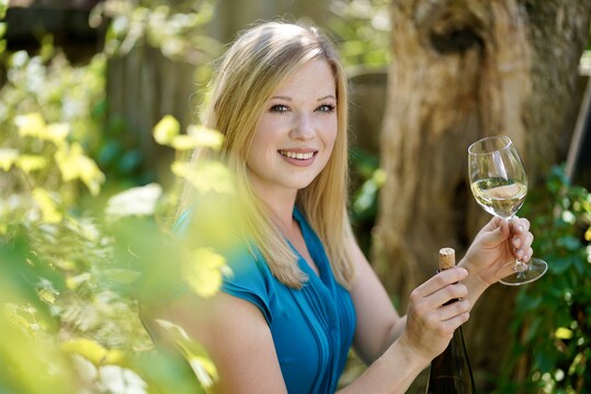 Die drittplatzierte Vera Keller
vom Weingut Keller - Vera Keller Weine in Gcklingen (Pfalz).