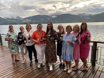 50 Vinissima-Winzerinnen haben sich am Tegernsee fr eine Inlandsexkursion getroffen. 